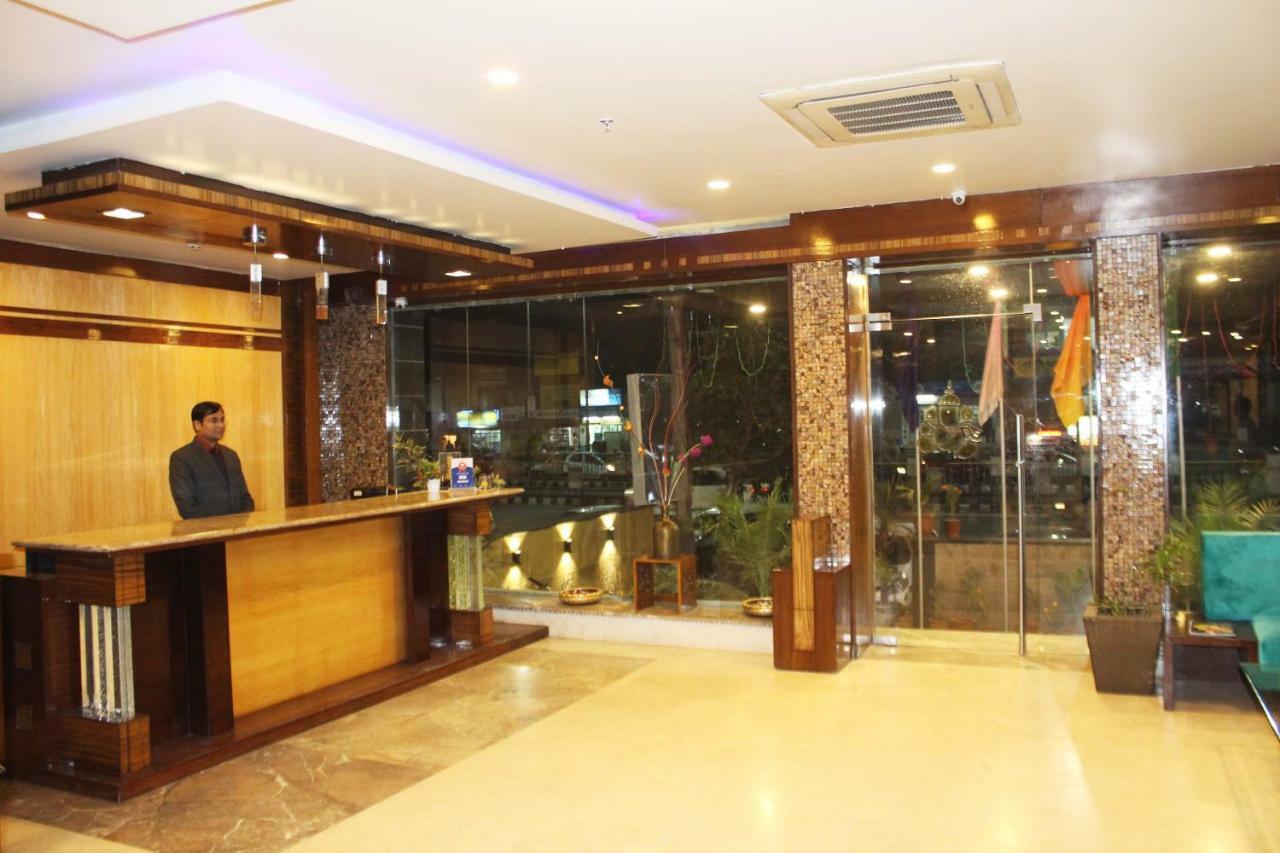 ג'איפור Tgi Apple Inn מראה חיצוני תמונה